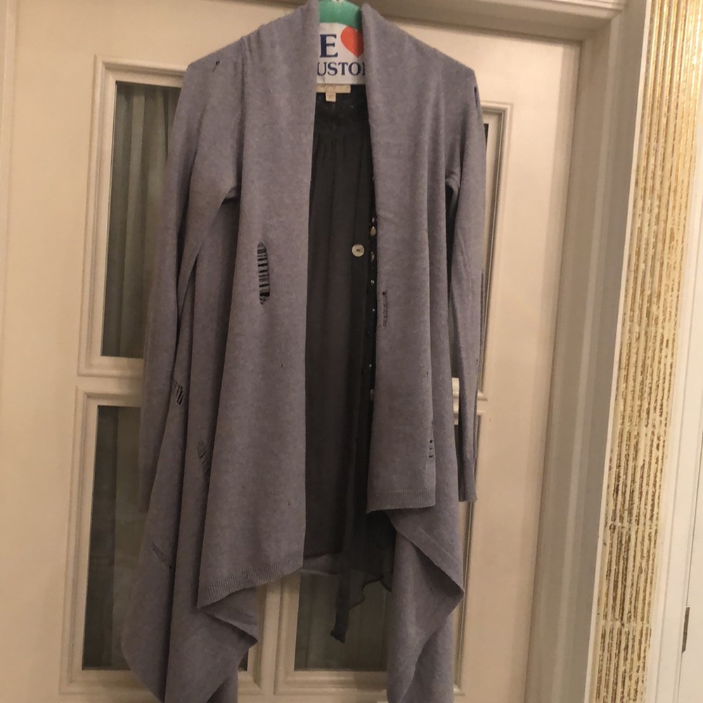 Distressed sweater - Picture 2 of 4